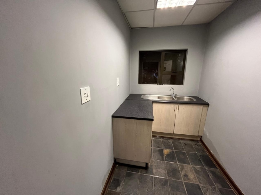 To Let Commercial Property for Rent in Oos Einde Free State